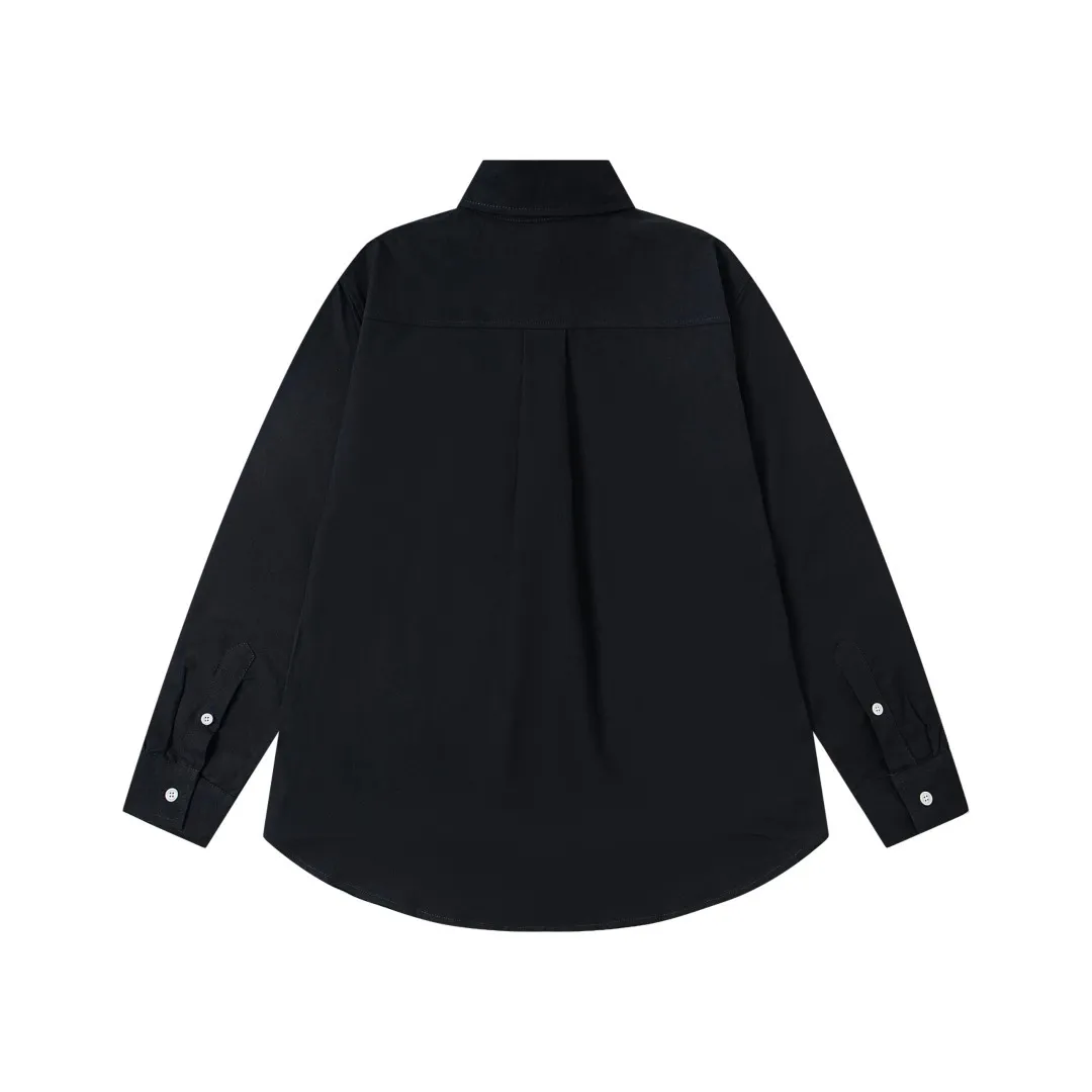 🅿️250 New: Style number: B141 Ralph Lauren/Ralph Lauren classic small label couple's long-sleeved shirt 1️⃣ Made of high-quality fabrics, the upper body is soft and comfortable, extremely delicate, and feels solid, smooth and soft. The fabric has the characteristics of being wrinkle-free and has an invincible feel. The details are perfectly handled! 2️⃣The workmanship details are perfectly controlled. They are all hemmed with vest technology, and the inside of the sleeves are also used. Different from the four-needle and five-thread workmanship, the collars are also all designed with interlining, showing high-end fashion and individuality, and the style is fashionable, simple and elegant! 3️⃣It is very youthful and energetic, and can be easily worn by both men and women. It is very in line with the fashion aesthetic concepts of today's young people! Color: Black, White, Navy Size: S, M, L, XL